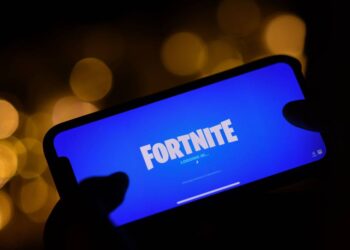 Playing Fortnite on Iphone