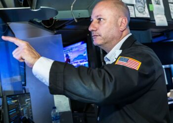 Dow Jones Market Zoom (April 25)