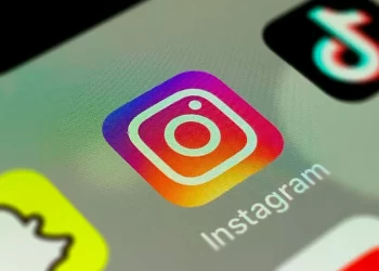 Instagram icon in ios phone | FintechZoom