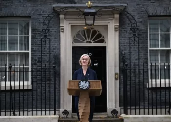 Liz Truss Resigns as Prime Minister | FintechZoom