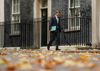 Chancellor-Of-The-Exchequer-Jeremy-Hunt-Presents-Autumn-Statement | FintechZoom