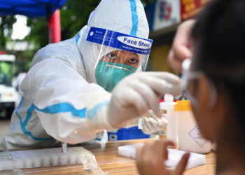 CHINA-HAINAN-SANYA-COVID-19-MEDICS (CN) | FintechZoom