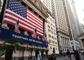 NYSE Façade Building | FintechZoom