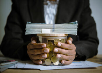 How-to-Manage-Your-Money-19-Tips-to-Do-it-Right | FintechZoom