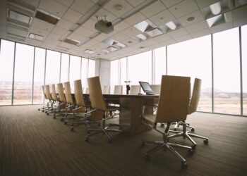 Minimalist boardroom | FintechZoom