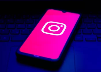 Instagram logo on mobile | FintechZoom