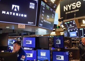 NYSE Stock Trading Day | FintechZoom