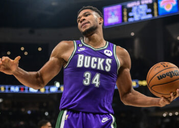 giannis-bucks-nba | FintechZoom