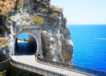 Road of Amalfi coast Italy | FintechZoom