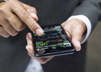 Invest in Crypto by Mobile | FintechZoom