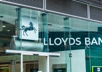 Lloyds Branch | FintechZoom