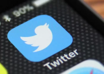 Twitter app on smartphone | FintechZoom